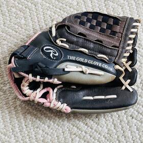 Wtp115 Rawlings Softball Glove 11.5 Inch Gold Fast Pitch Rht Leather Wtp115 Rawlings Softball Glove 11.5 Inch Gold Fast Pitch Rht Leather