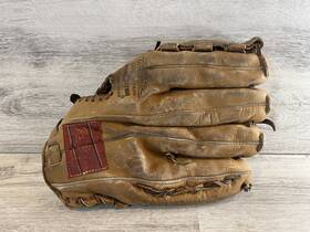 Xfg16 Rawlings Usa Ricky Reichardt Autograph Lht Holdster Baseball Glove
