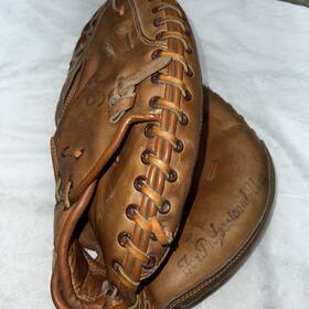 Mc200 Reach Adult 33.5 Inch Baseball Catchers Mitt Model Super Monster Gc