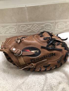 Rbk122 Reebok Boys Middle School Thick Well Padded 32.5 Inch Catchers Mitt Right Hand Throw