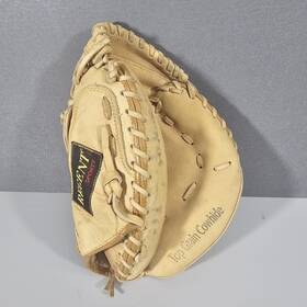 00127 Regent Baseball Catchers Mitt Right Handed Top Grain Cowhide Vintage 00127 Regent Baseball Catchers Mitt Right Handed Top Grain Cowhide Vintage