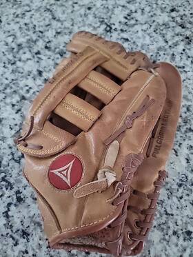 03430 Regent Mookie Wilson Signature Handcrafted 11 Inch Cowhide Baseball Glove Mitt
