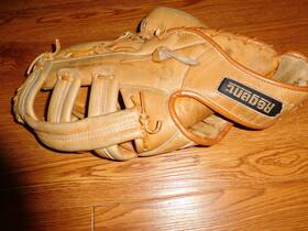 36655 Regent 03665 Handcrafted #36655 Top Grain Cowhide 12 Inch Rht Baseball Glove 36655 Regent 03665 Handcrafted #36655 Top Grain Cowhide 12 Inch Rht Baseball Glove