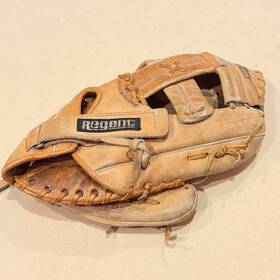 03860 Regent Hand Crafted Pro-lock Pocket The Super Star Baseball Glove Rht