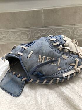Ryl-32 Royale Royal Blue Well Padded Broken In 32 Inch Baseball Catchers Mitt Right Throw