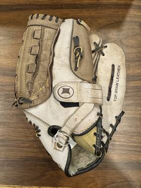 18843 Spalding 12 Inch Top Grain Leather Baseball Glove Beige Brown Palm Pad 18843 Spalding 12 Inch Top Grain Leather Baseball Glove Beige Brown Palm Pad