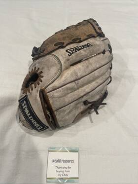 19843 Spalding Vintage Baseball Glove 12 Inch Deep Formed Pocket Left Hand Throw 19843 Spalding Vintage Baseball Glove 12 Inch Deep Formed Pocket Left Hand Throw