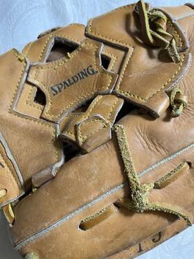 42-278 Spalding Vtg Softball Performance Series Glove Model Top Grain Leather Rt 42-278 Spalding Vtg Softball Performance Series Glove Model Top Grain Leather Rt