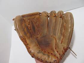42-3321 Spalding Vintage Bob Gibson Autograph Right Hand Thrower 12 Inch Glove