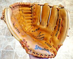 42-3471 Spalding 12 Tom Seaver Mets Baseball Softball Glove Fits Left Size 12- Inch 42-3471 Spalding 12 Tom Seaver Mets Baseball Softball Glove Fits Left Size 12- Inch