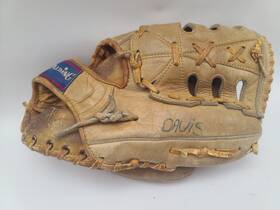 42-8411 Spalding 42-3711 Vintage 12 Inch Tom Seaver Baseball Glove Right Hand Throw 42-8411 Spalding 42-3711 Vintage 12 Inch Tom Seaver Baseball Glove Right Hand Throw