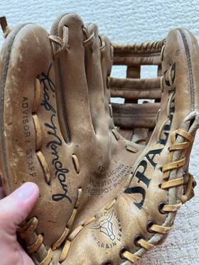 42-4135 Spalding Vintage Rick Monday Advisory Staff 12 Inch Baseball Glove Rht
