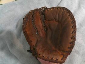 42-4311 Spalding Vintage 1960s Usa Trapper Rht Baseball Glove - 11.25 Inch Good 42-4311 Spalding Vintage 1960s Usa Trapper Rht Baseball Glove - 11.25 Inch Good