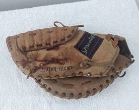 42-4632 Spalding Vintage Lht First Base Glove Signature Model Bob Robertson