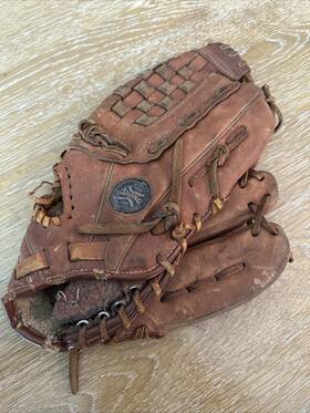 42-535 Spalding Dwight Gooden Performance Series Baseball Glove Right Handed