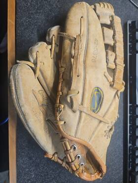 42-5376 Spalding Advisory Staff Carl Yastrzemski Baseball Glove Left Handed