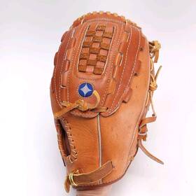 42-625 Spalding 42-631 Competition Baseball Glove Mitt Dwight Gooden Rh Throw 13 Inch Pitch 42-625 Spalding 42-631 Competition Baseball Glove Mitt Dwight Gooden Rh Throw 13 Inch Pitch