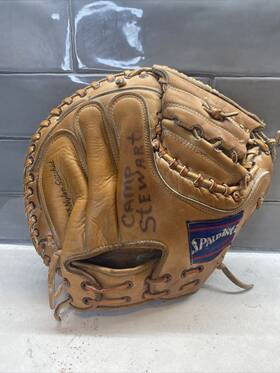 42-775 Spalding Vintage Bob Buck Rodgers Autograph Model Catchers Mitt 42-775 Spalding Vintage Bob Buck Rodgers Autograph Model Catchers Mitt