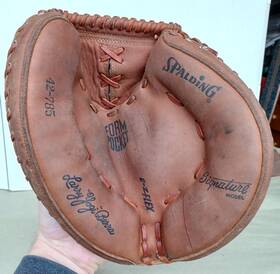 42-785 Spalding Larry Yogi Berra Baseball Mitt Rh Signature Model Japan Nice 33 Inch