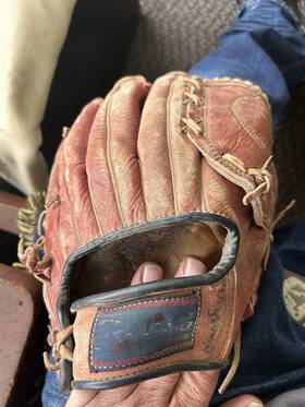 42-8338 Spalding Vintage Pr-1 11 Inch Baseball Glove Nicely Worn Left Hand 42-8338 Spalding Vintage Pr-1 11 Inch Baseball Glove Nicely Worn Left Hand