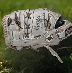 42-930 Spalding Coors Light Baseball/softball Mitt Glove Lht Left Hand Throw Silver