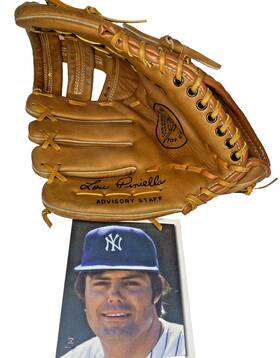 425426 Spalding 80s Lou Piniella Baseball 12 Inch Glove Ny Yankees Lht Bn Lthr Mitt