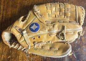 8136 Spalding Dwight Inch Doc Gooden Leather Baseball Glove Rht Competition Series
