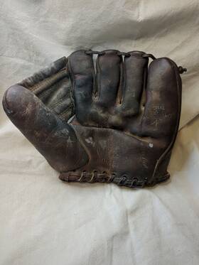 60-4212 Sporting Goods Vintage Johnny Hopp Baseball Glove Mitt