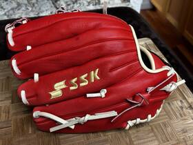 Z5y-1150 Ssk Red White 11.5 Inch Leather Baseball Glove 5 Finger