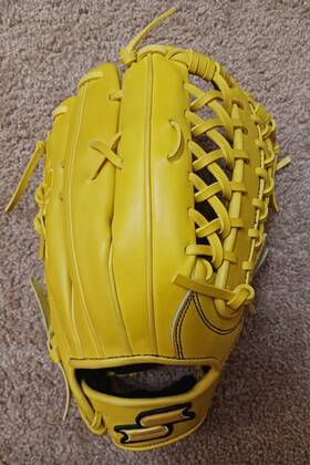 Z7-1275 Ssk Z7 Specialist 12.75 Inch Rht Outfielders Trapeze Glove - Outstanding Condition Z7-1275 Ssk Z7 Specialist 12.75 Inch Rht Outfielders Trapeze Glove - Outstanding Condition