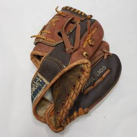 I997 Target Vintage Baseball Glove Rawhide Laced Right Hand Throw