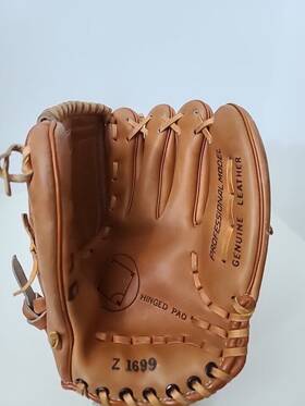 Z-1699 Trac Rare Vintage Baseball Field Icon Hinged Pad Professional Model 10.5 Rht