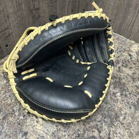 Uacm-101y-bk Under Armour Uacm-101y-bk/cr Catching Mitt-youth Rht Uacm-101y 30 Inch Uacm-101y-bk Under Armour Uacm-101y-bk/cr Catching Mitt-youth Rht Uacm-101y 30 Inch