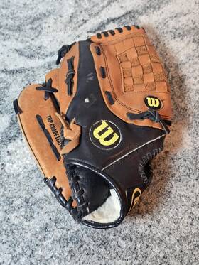 A2163 Wilson 026388107117 Advisory Staff As14 12.5in Baseball Glove Aztec Leather Basket Lht A2163 Wilson 026388107117 Advisory Staff As14 12.5in Baseball Glove Aztec Leather Basket Lht
