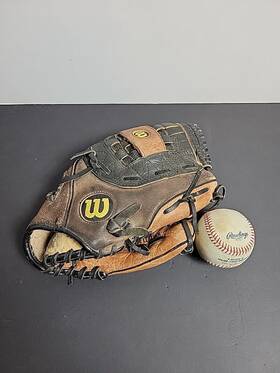 A2498 Wilson 026388236343 Pro Aztec Leather 12 Inch Baseball Glove Flex Back Wear Left Throw Rt A2498 Wilson 026388236343 Pro Aztec Leather 12 Inch Baseball Glove Flex Back Wear Left Throw Rt