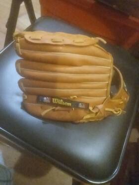 A2134 Wilson 026388282968 Youth Advisory Staff 11 Inch Baseball Glove For Rh Thrower As6