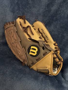 A0440 Wilson 026388865550 11 1/2 Inch A440 Tar 115 Fastpitch Softball Rht Brown Fielding Glove