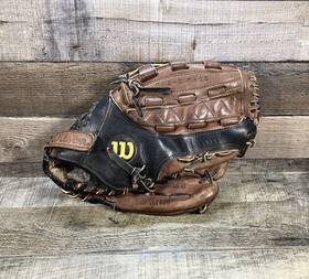A2620 Wilson 026388875900 Staff Professional Dual Hinge Leather Baseball Glove 13 1/4 Inch Rht A2620 Wilson 026388875900 Staff Professional Dual Hinge Leather Baseball Glove 13 1/4 Inch Rht