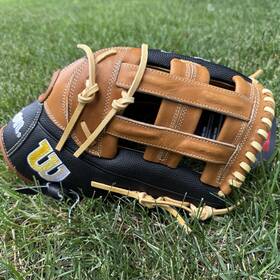 A2000 Wilson 097512645126 New 1799ss 12.75 Inch Superskin Outfield Baseball / Slowpitch Glove Rht A2000 Wilson 097512645126 New 1799ss 12.75 Inch Superskin Outfield Baseball / Slowpitch Glove Rht