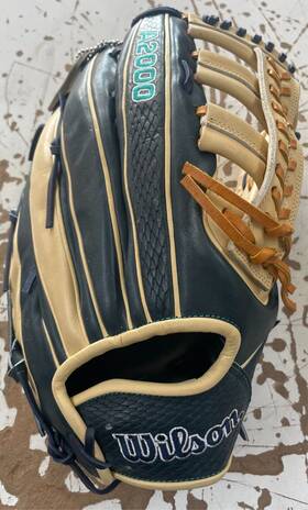 Wbw1016351275 Wilson 097512735278 A2000 Jr44 12.75 Inch Outfield Baseball Glove - Rht Wbw1016351275 Wilson 097512735278 A2000 Jr44 12.75 Inch Outfield Baseball Glove - Rht