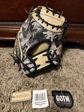 Wbw10128333 Wilson 097512830386 Gotm A2000 33 Inch Baseball Catchers Mitt Rht Dpcm Camo Back