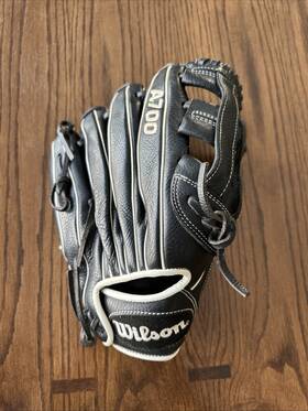 10042412 Wilson A700 12 Fastpitch Glove Right Hand Throw Black White 10042412 Wilson A700 12 Fastpitch Glove Right Hand Throw Black White