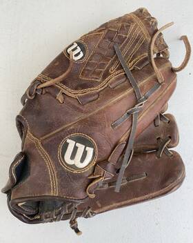 Ao800 Wilson 125fp A800 Optima 12.5 Inch Brown Rht Baseball Glove Dk Needs Cleaning Ao800 Wilson 125fp A800 Optima 12.5 Inch Brown Rht Baseball Glove Dk Needs Cleaning