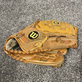 A2465 Wilson 2465 Barry Larkin Baseball Glove Fits On Right Throw Left Model