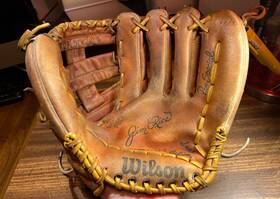 36-1244-7 Wilson Vintage 1970s Jim Rice Pro Special 12 Inch Leather Rht Mitt