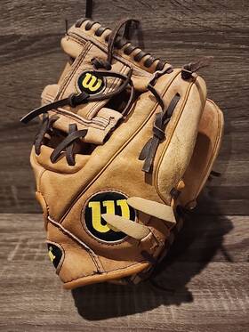 A450 Wilson 883813159277 Defender T-ball Glove 9 Inch For Ages 3-6 Right Hand Throw Baseball Ln