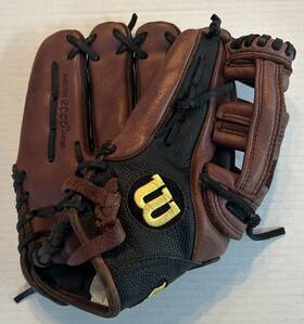 A1000 Wilson 883813687206 Left Hand Throw 11 3/4 Inch Exclusive Ecco Leather Baseball Glove