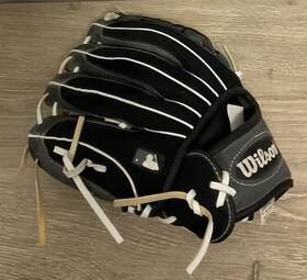 Wta01rb15b5105 Wilson 887768292164 Black And Gray 10 1/2 Inch Left Handed Leather Baseball Glove 57 Wta01rb15b5105 Wilson 887768292164 Black And Gray 10 1/2 Inch Left Handed Leather Baseball Glove 57