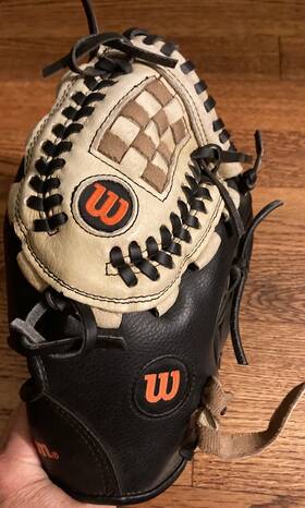 A360 Wilson 887768372064 10 Inch Black/tan Kids Baseball Softball Glove. Right Hand Throw. Euc A360 Wilson 887768372064 10 Inch Black/tan Kids Baseball Softball Glove. Right Hand Throw. Euc