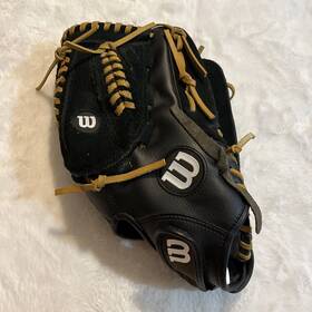 A03rs19b513 Wilson 887768796006 Rh Softball Glove 13 Inch A360 Genuine Leather Black With Tan Laces A03rs19b513 Wilson 887768796006 Rh Softball Glove 13 Inch A360 Genuine Leather Black With Tan Laces
